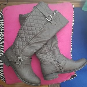 Grey Kara Quilted Boots!